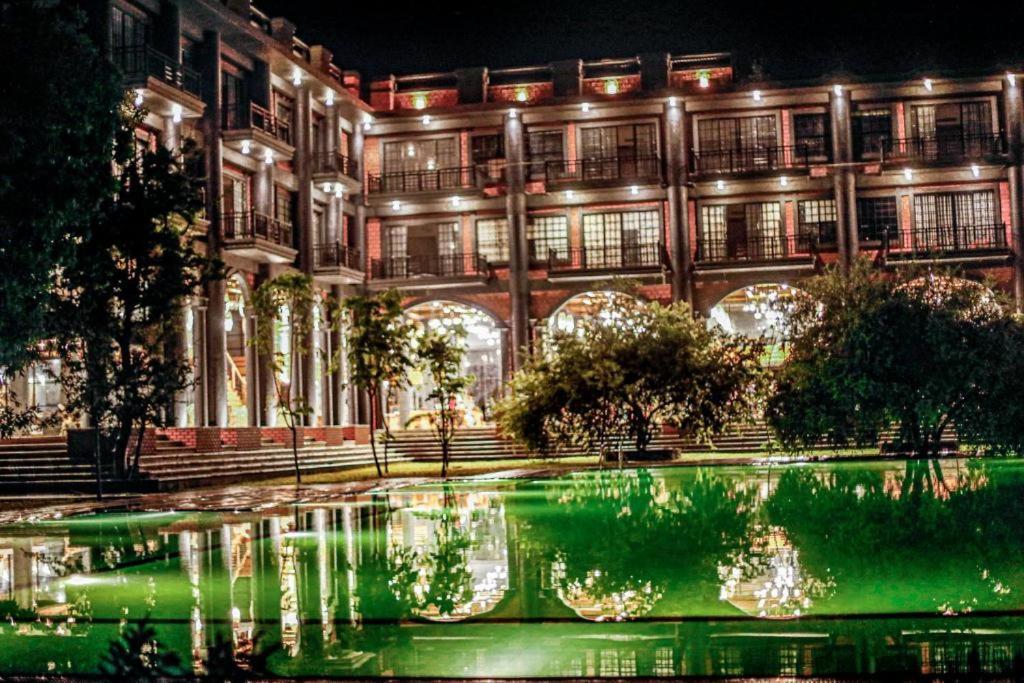 Covanro Sigiriya - Brand New Luxury Hotel Exterior foto